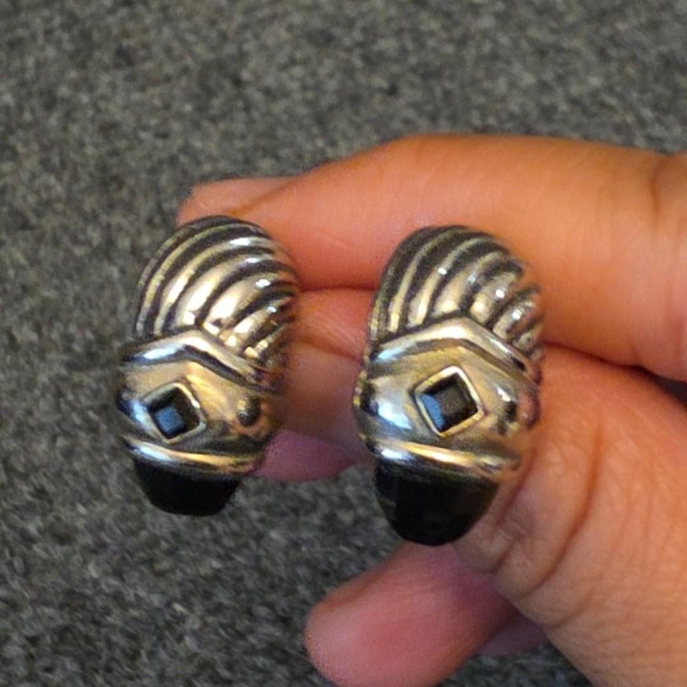Silver Tone Black Stone Huggie Earrings‎ Omega Back Oval Ribbed Womens Jewelry